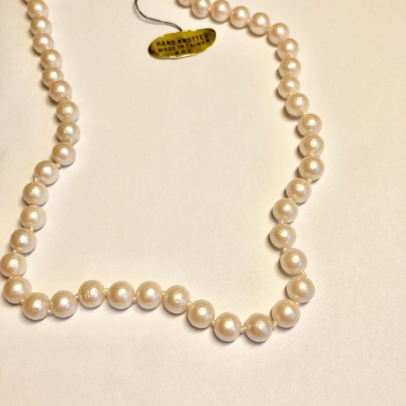 Vintage Ivory White Pearl Necklace 18" 6mm Hand Knotted Princess Length Taiwan - Picture 3 of 10